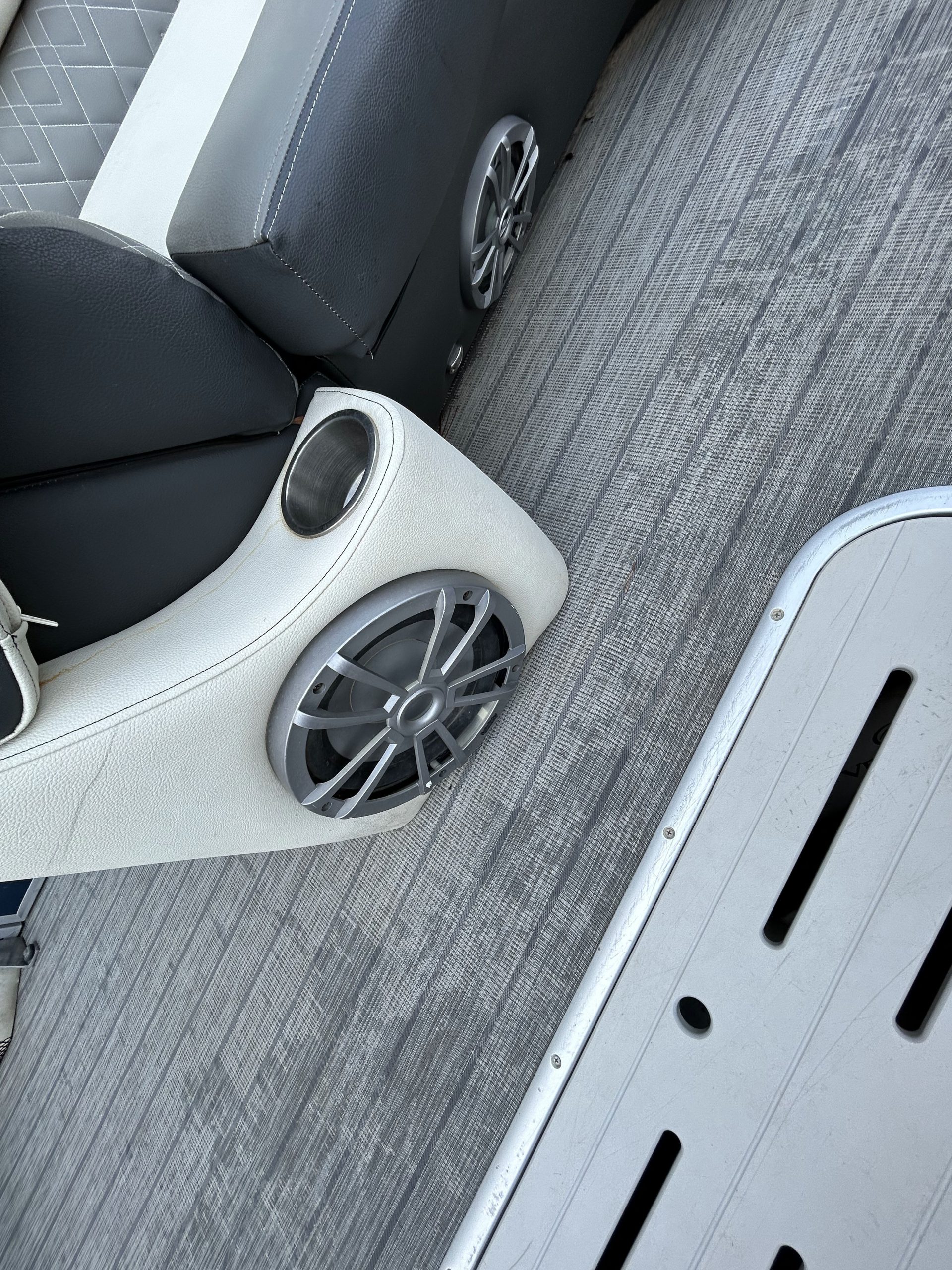 2020 Veranda VP22VLC <br>ID00135404<br> Est. Payment: $327.00/mo.* 17 Veranda VP22VLC For Sale | Custom Marine | Statesboro Savannah GA Boat Dealer_17