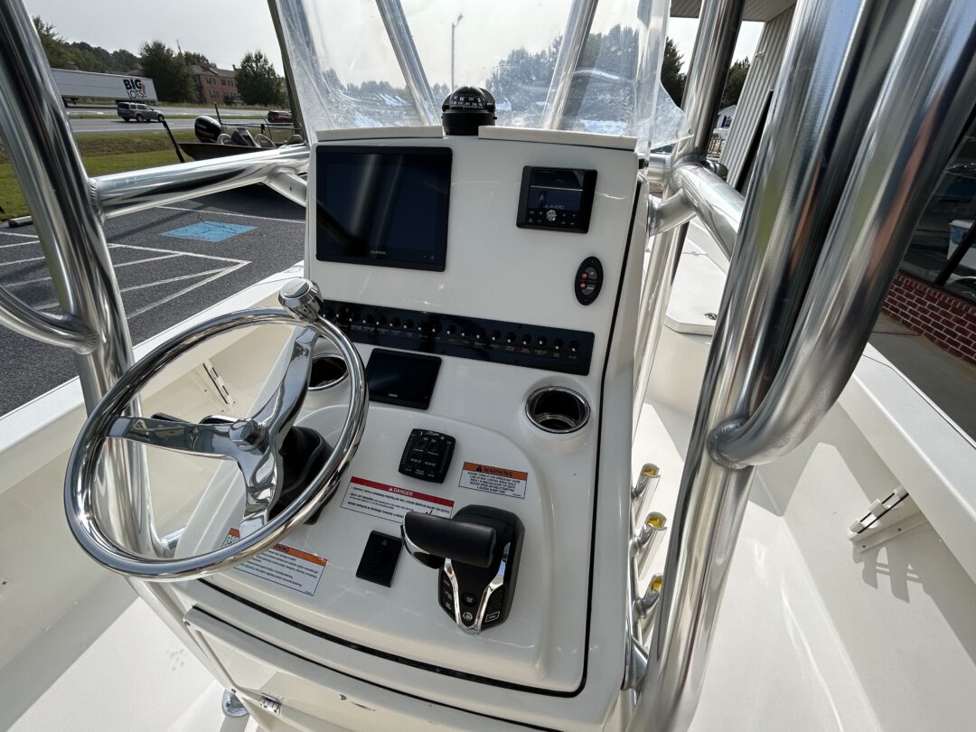 Pathfinder HPS 2600 For Sale | Custom Marine | Statesboro Savannah GA Boat Dealer_17