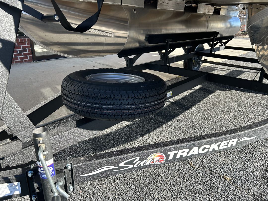 Sun Tracker Bass Buggy 18 For Sale | Custom Marine | Statesboro Savannah GA Boat Dealer_3