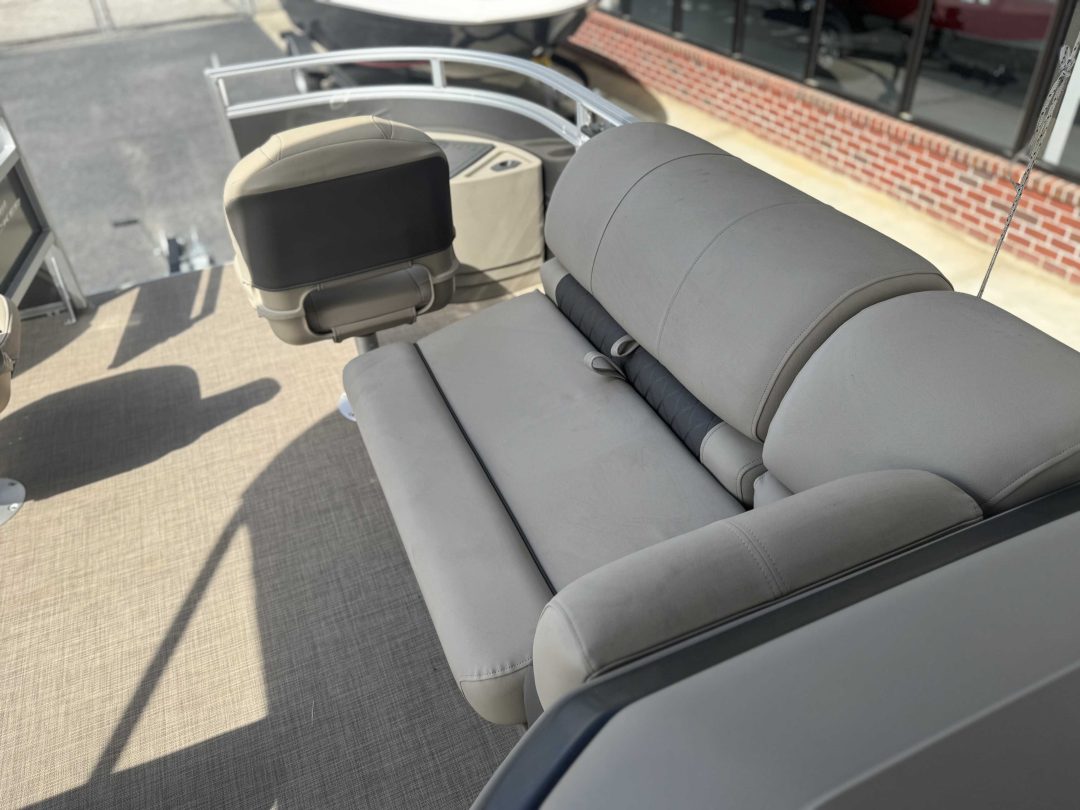 Sun Tracker Fishin Barge 20 DLX For Sale | Custom Marine | Statesboro Savannah GA Boat Dealer_10