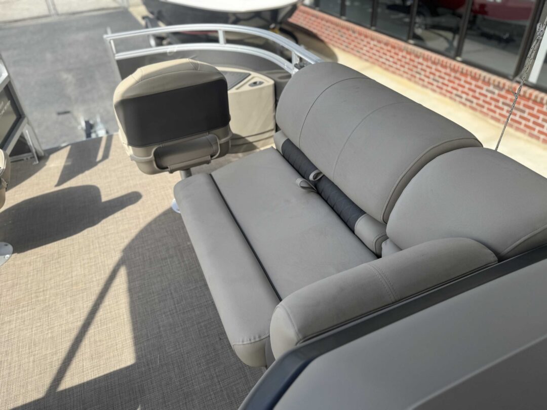Sun Tracker Fishin Barge 20 DLX For Sale | Custom Marine | Statesboro Savannah GA Boat Dealer_10