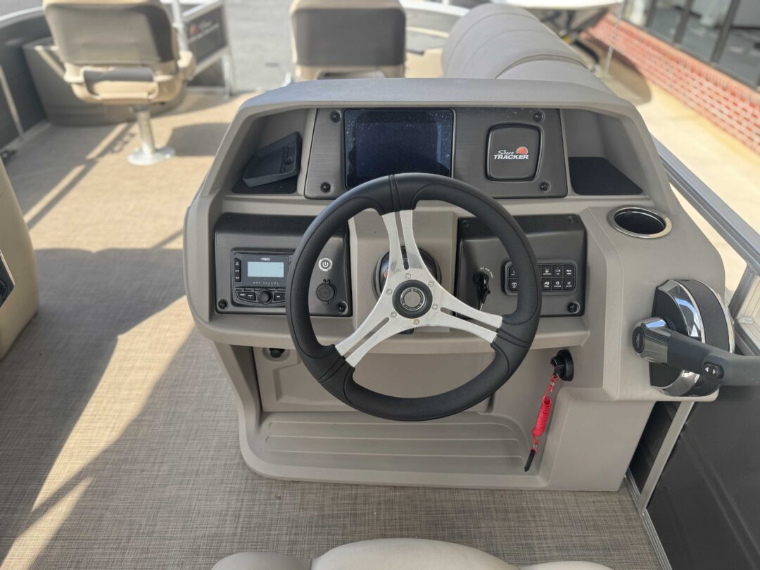 Sun Tracker Fishin Barge 20 DLX For Sale | Custom Marine | Statesboro Savannah GA Boat Dealer_9