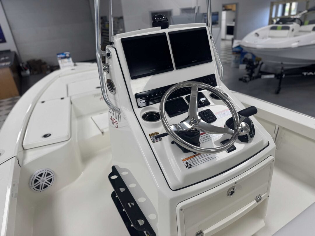 Pathfinder HPS 2300 For Sale | Custom Marine | Statesboro Savannah GA Boat Dealer_8