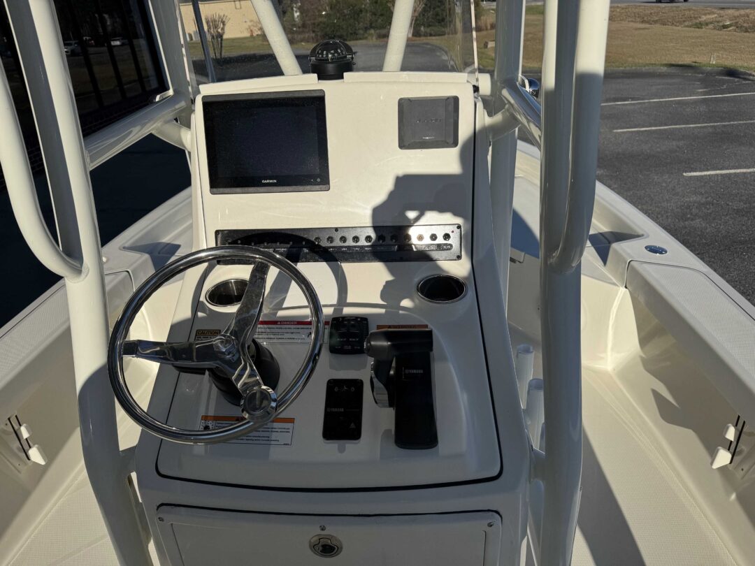 Pathfinder TRS 2200 For Sale | Custom Marine | Statesboro Savannah GA Boat Dealer_9