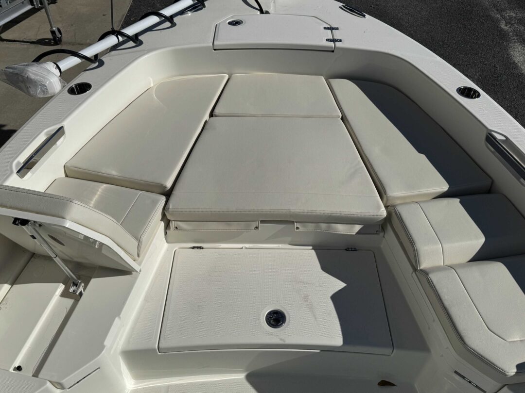 Pathfinder TRS 2400 For Sale | Custom Marine | Statesboro Savannah GA Boat Dealer_15