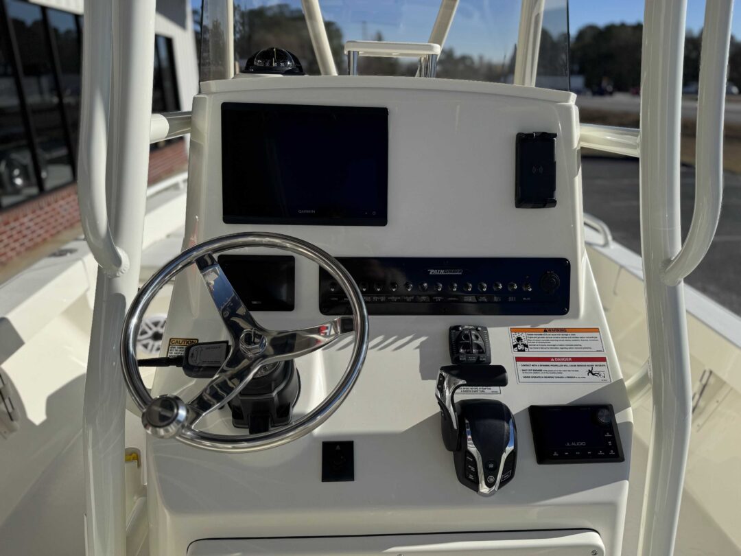 Pathfinder TRS 2600 For Sale | Custom Marine | Statesboro Savannah GA Boat Dealer_7