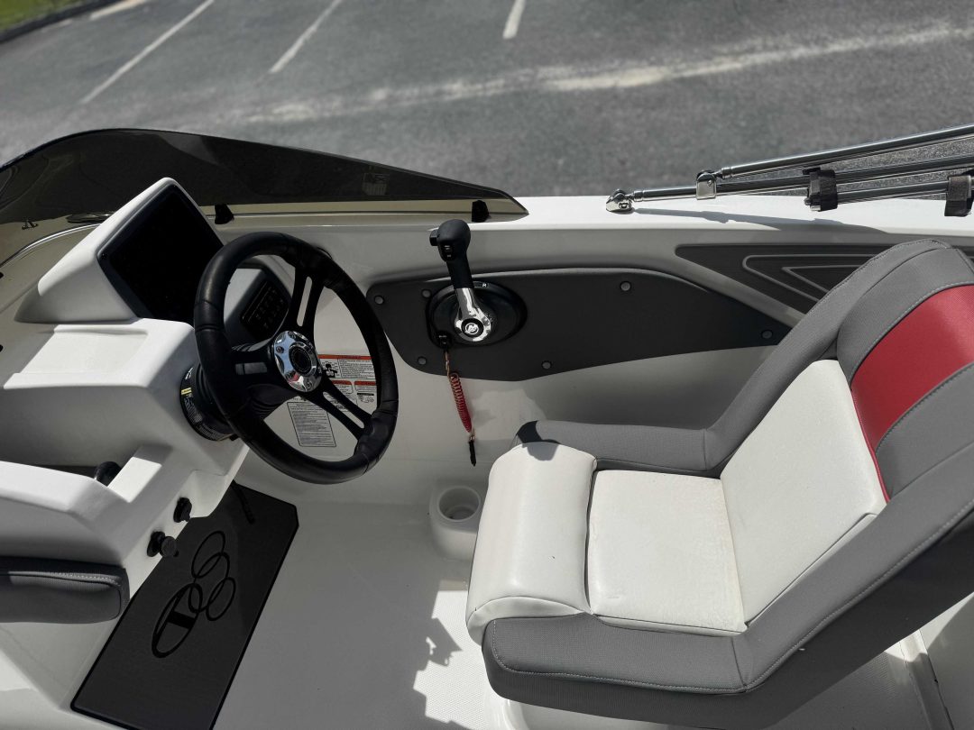 Tahoe T21 For Sale | Custom Marine | Statesboro Savannah GA Boat Dealer_4