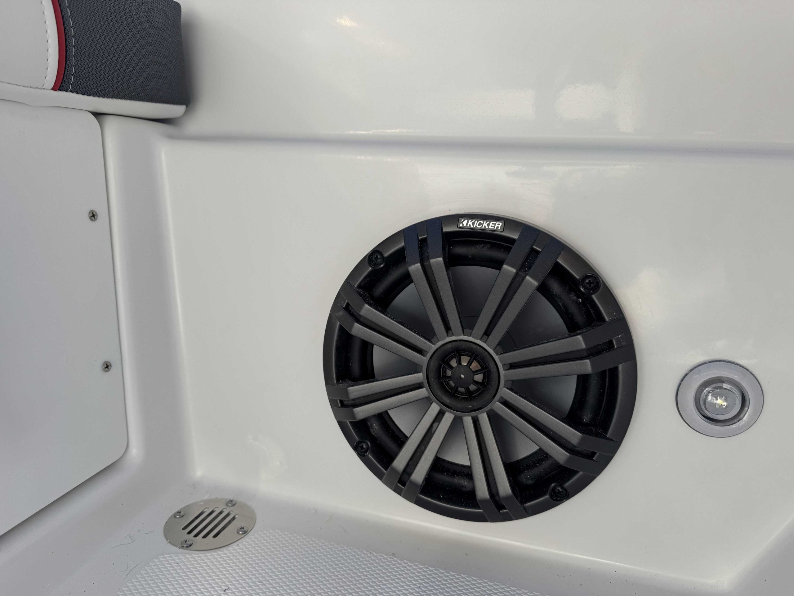 2026 Tahoe T18 <br>ID00067710<br> 13 Tahoe T18 For Sale | Custom Marine | Statesboro Savannah GA Boat Dealer_13