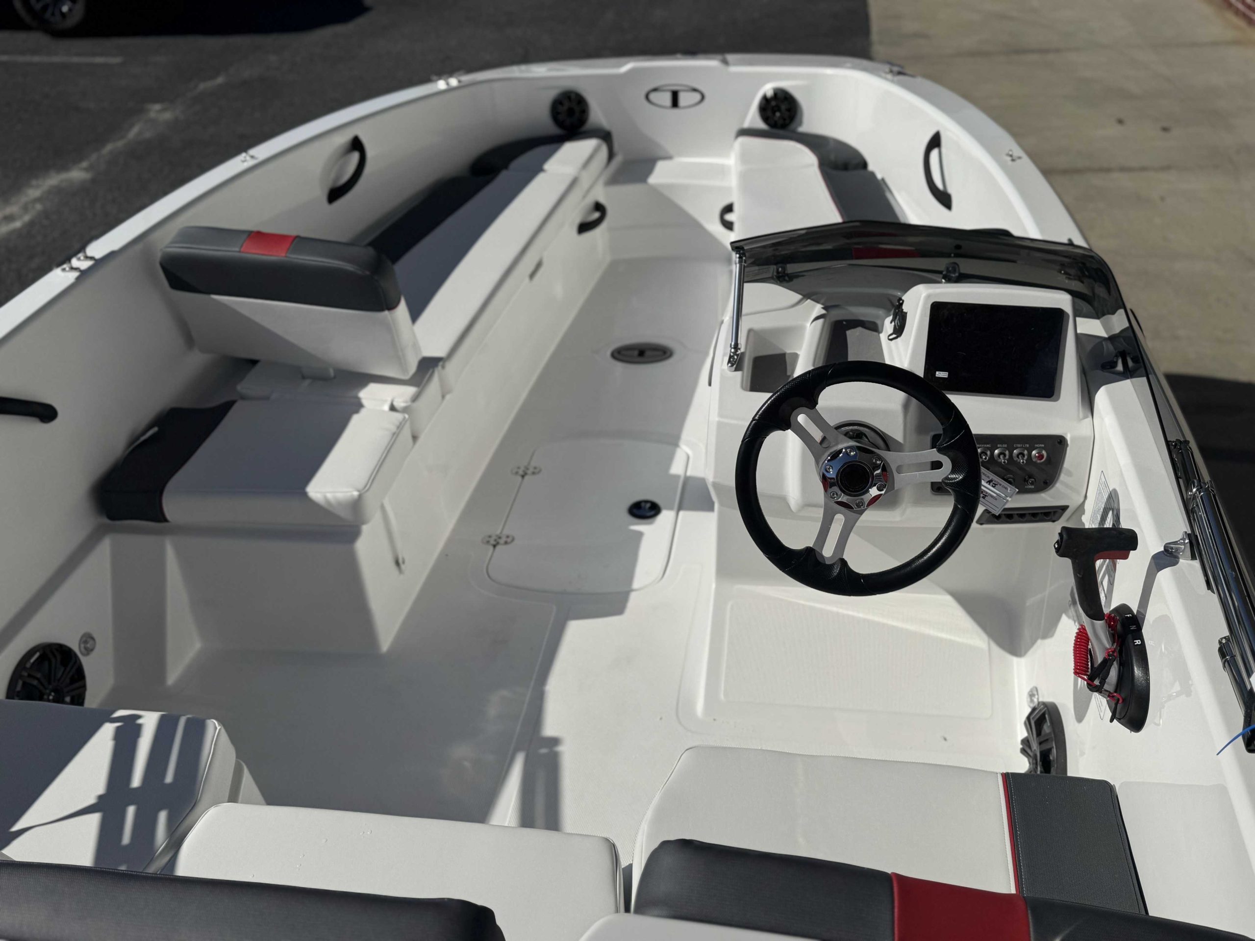 2026 Tahoe T18 <br>ID00067710<br> 7 Tahoe T18 For Sale | Custom Marine | Statesboro Savannah GA Boat Dealer_7