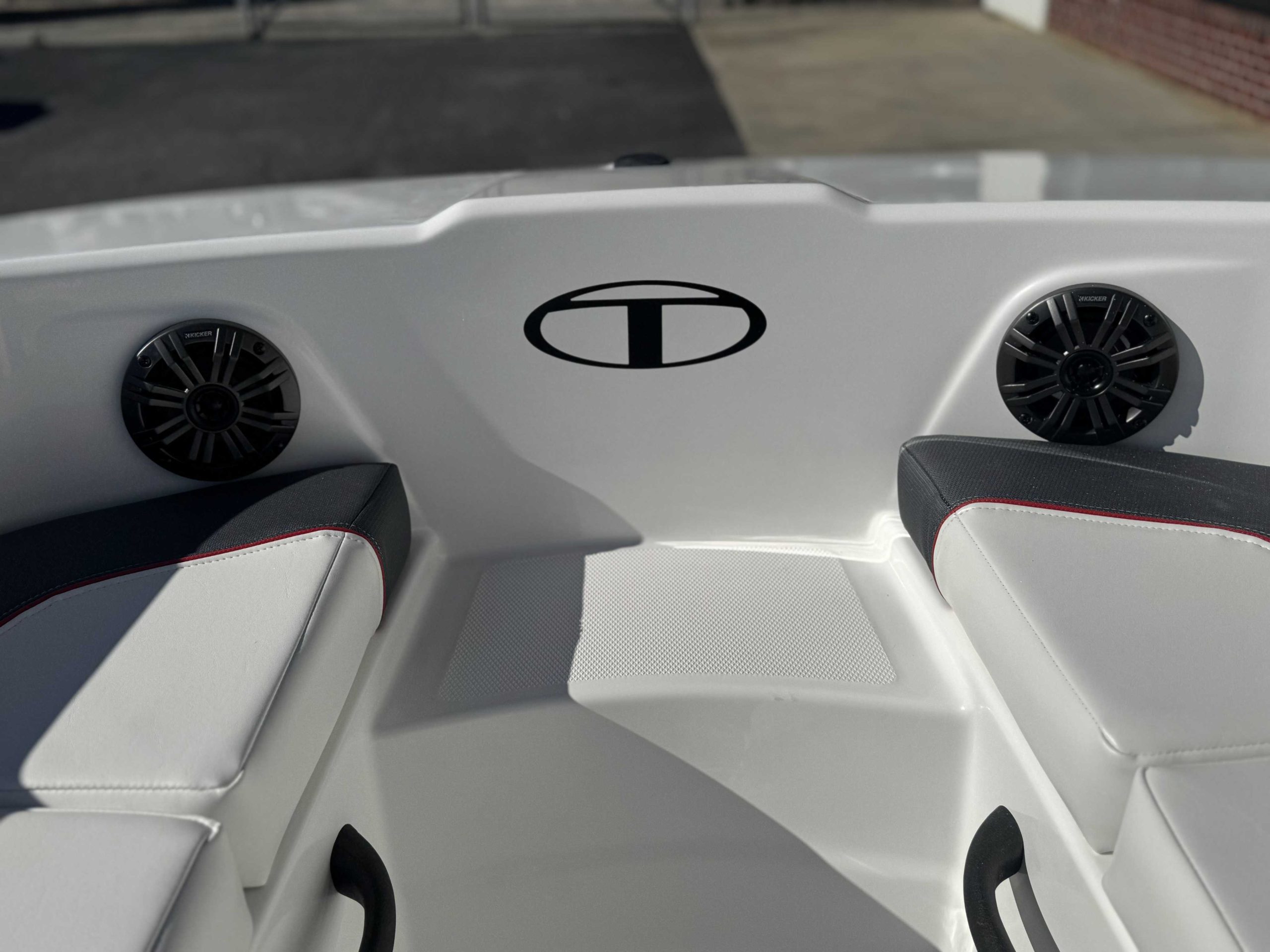 2026 Tahoe T18 <br>ID00067710<br> 8 Tahoe T18 For Sale | Custom Marine | Statesboro Savannah GA Boat Dealer_8