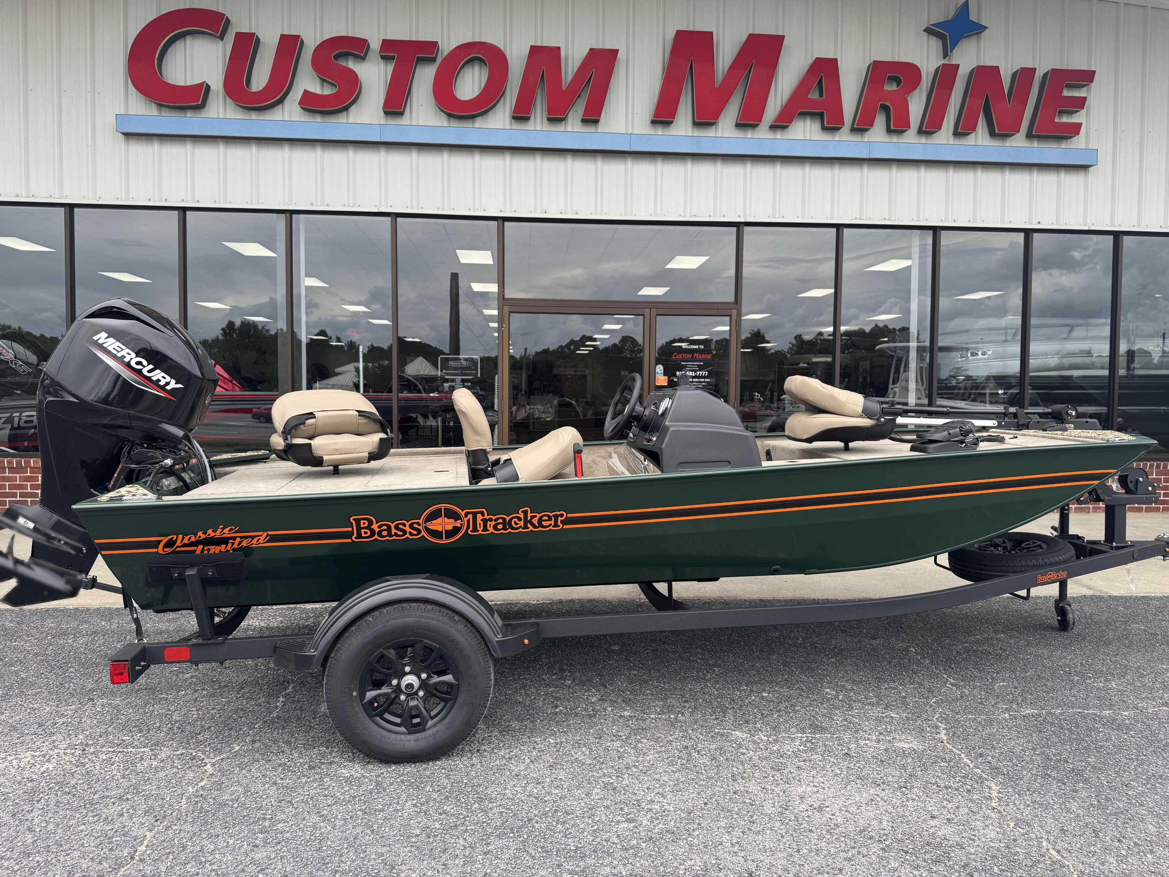 2026 Tracker BassTracker Classic SE For Sale | Custom Marine | Statesboro Savannah GA Boat Dealer_1