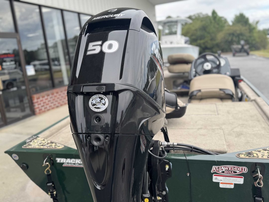 Tracker BassTracker Classic SE For Sale | Custom Marine | Statesboro Savannah GA Boat Dealer_4