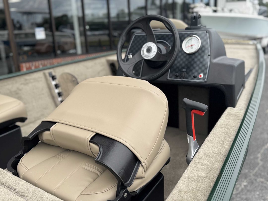 Tracker BassTracker Classic SE For Sale | Custom Marine | Statesboro Savannah GA Boat Dealer_5