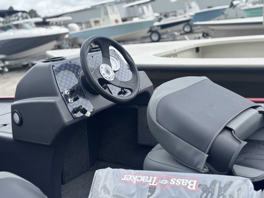 Tracker BassTracker Classic XL For Sale | Custom Marine | Statesboro Savannah GA Boat Dealer_5